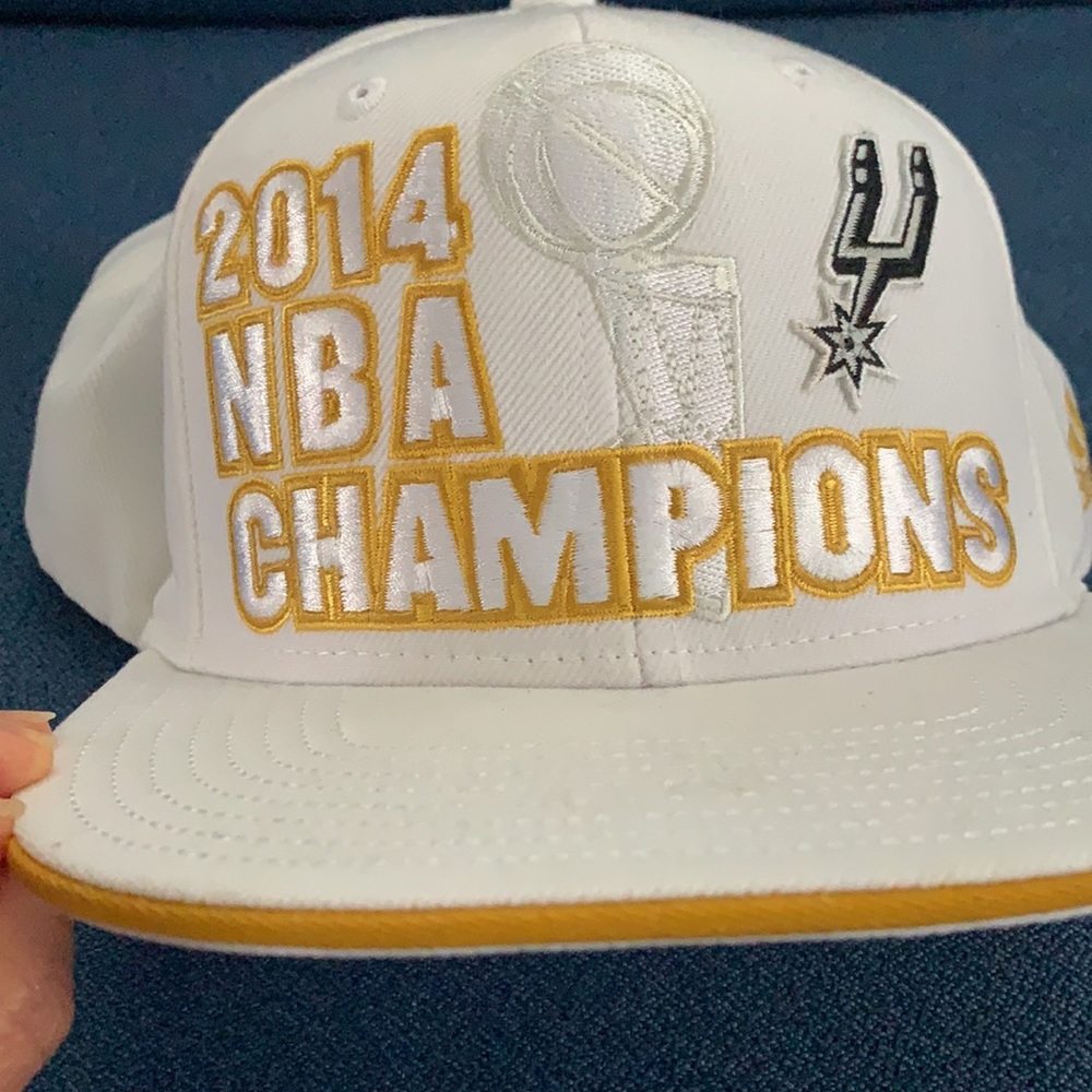 San Antonio Spurs 2014 NBA Champions Cap - Picture 15 of 16